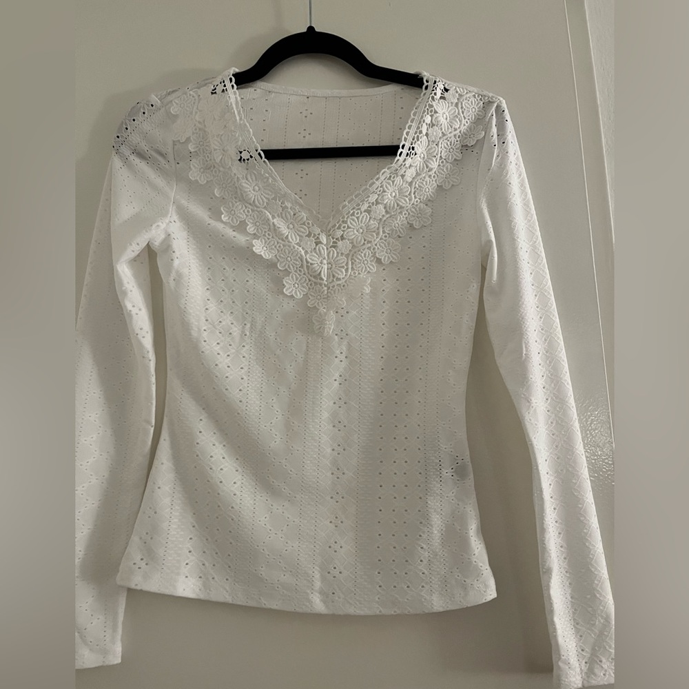 women’s white long sleeve size small